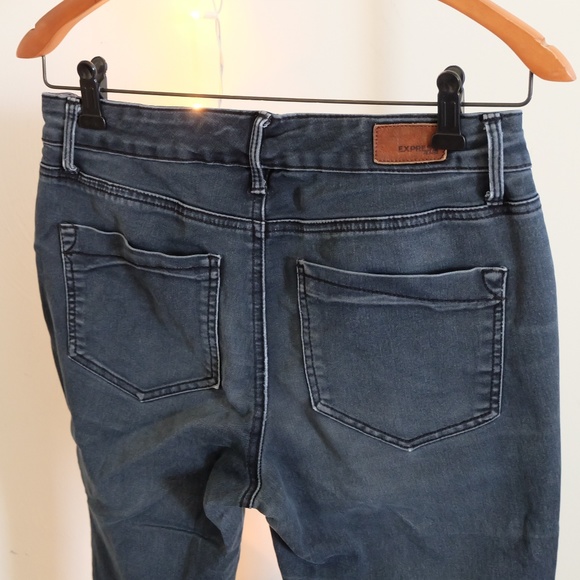 Express - Picture 5 of 6